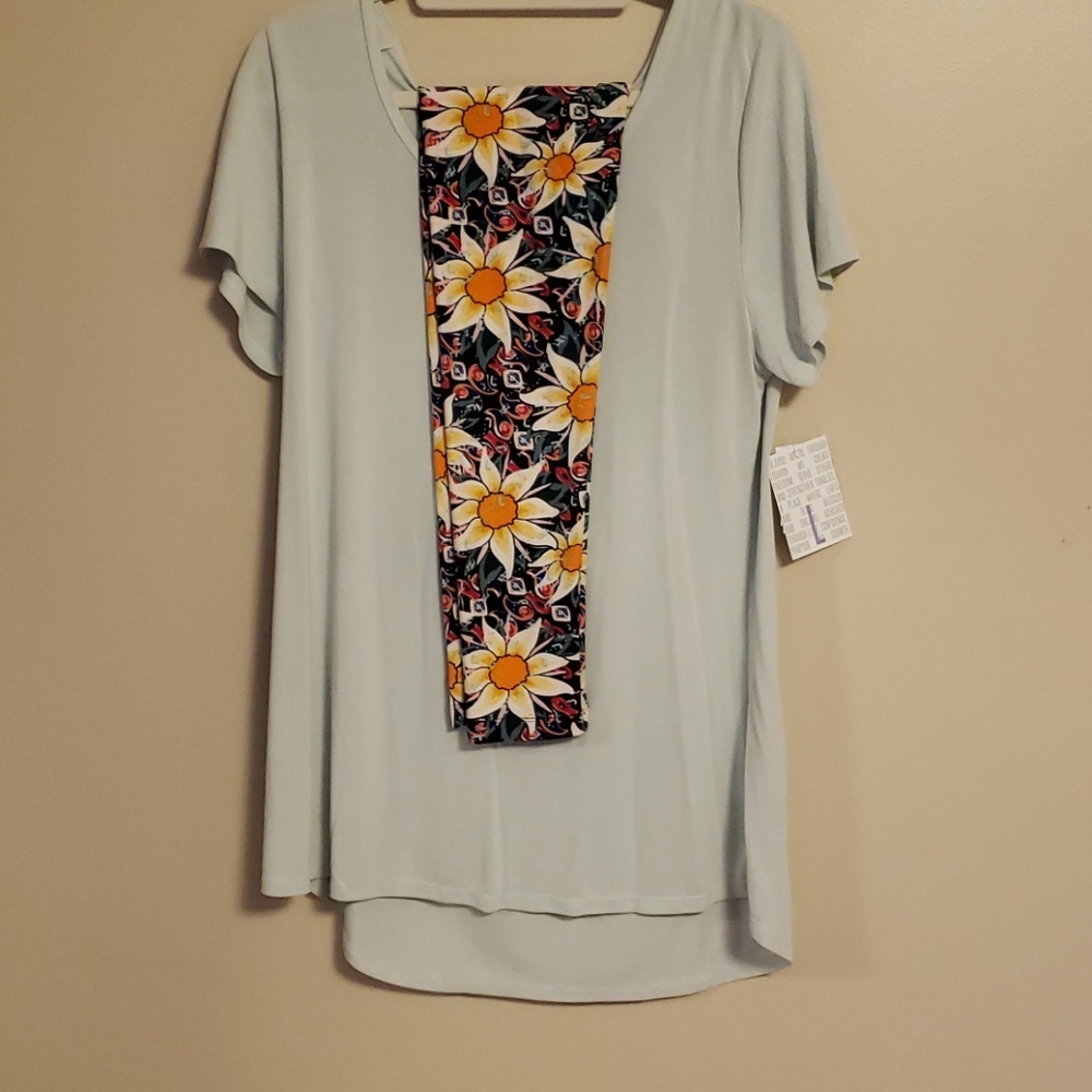 Lularoe Classic T Large in Mint with OS leggings